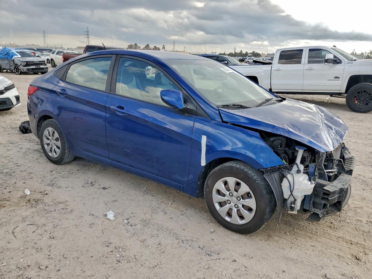 2017 HYUNDAI ACCENT SE photo 4