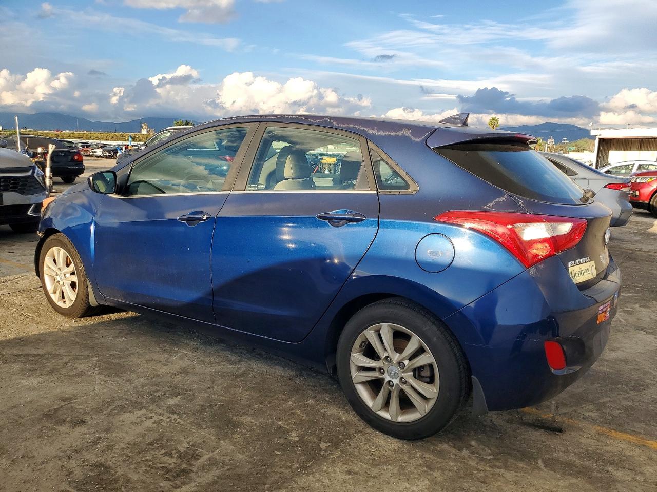 2013 HYUNDAI ELANTRA GT photo 2