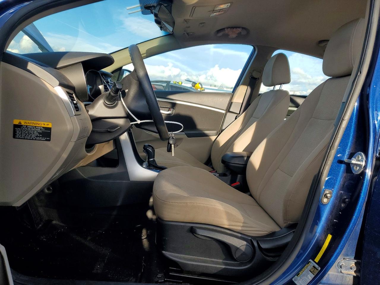 2013 HYUNDAI ELANTRA GT photo 7