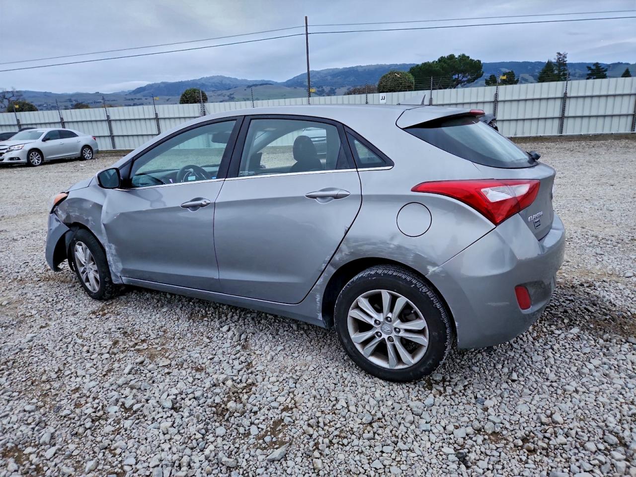 2013 HYUNDAI ELANTRA GT BASE photo 2
