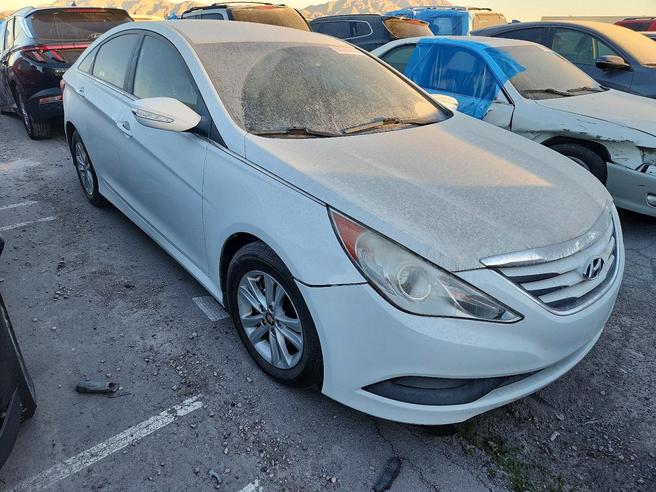 2014 HYUNDAI SONATA GLS photo 4