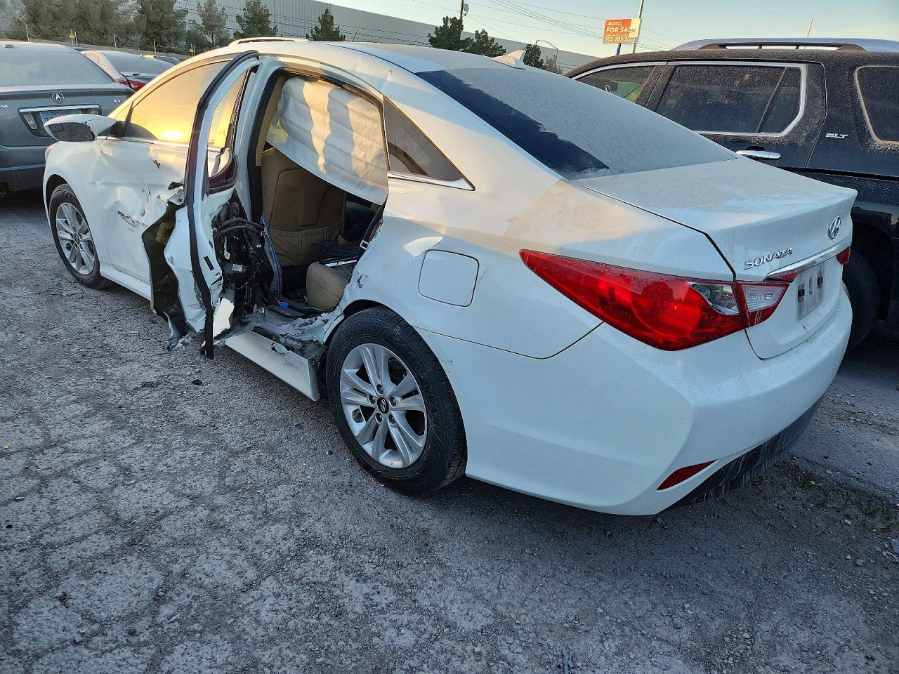 2014 HYUNDAI SONATA GLS photo 2