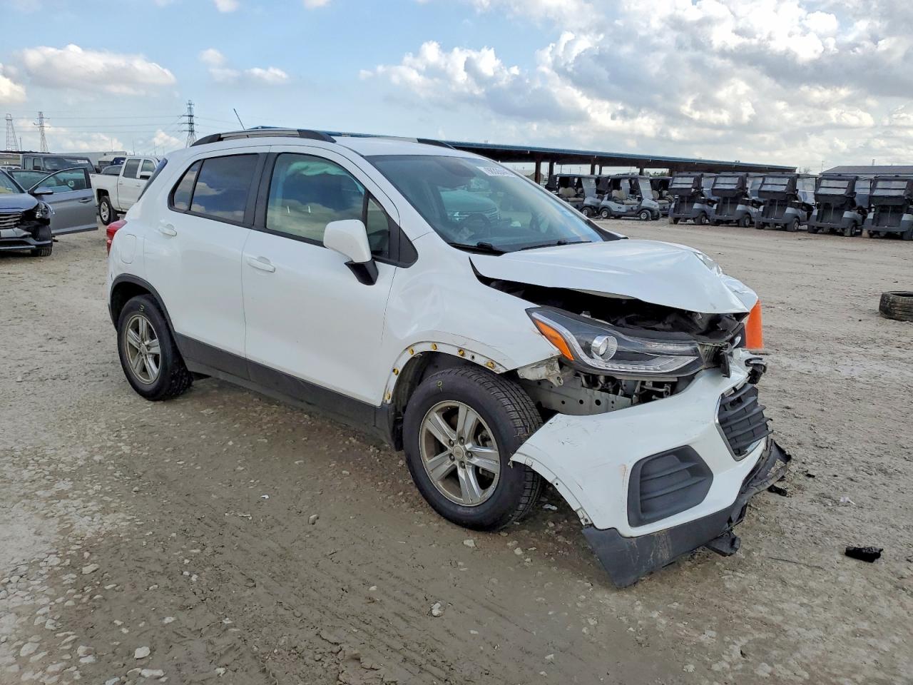 2021 CHEVROLET TRAX 1LT photo 4