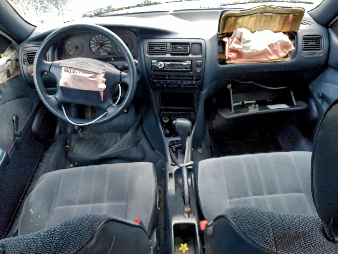 1996 TOYOTA COROLLA photo 8