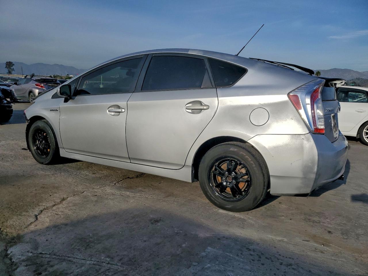 2012 TOYOTA PRIUS photo 2