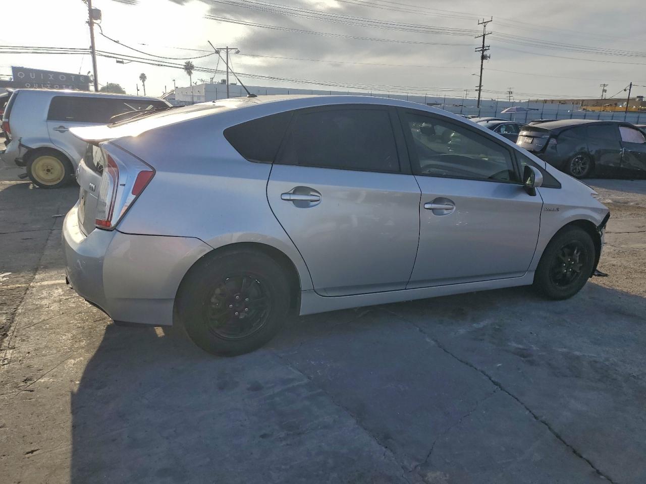 2012 TOYOTA PRIUS photo 3