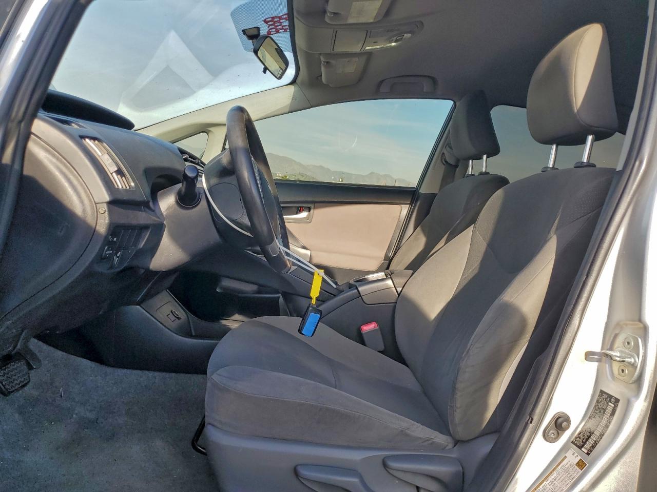 2012 TOYOTA PRIUS photo 7