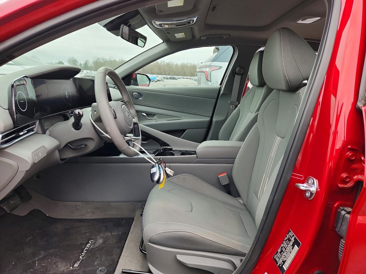 2025 HYUNDAI ELANTRA SEL photo 7