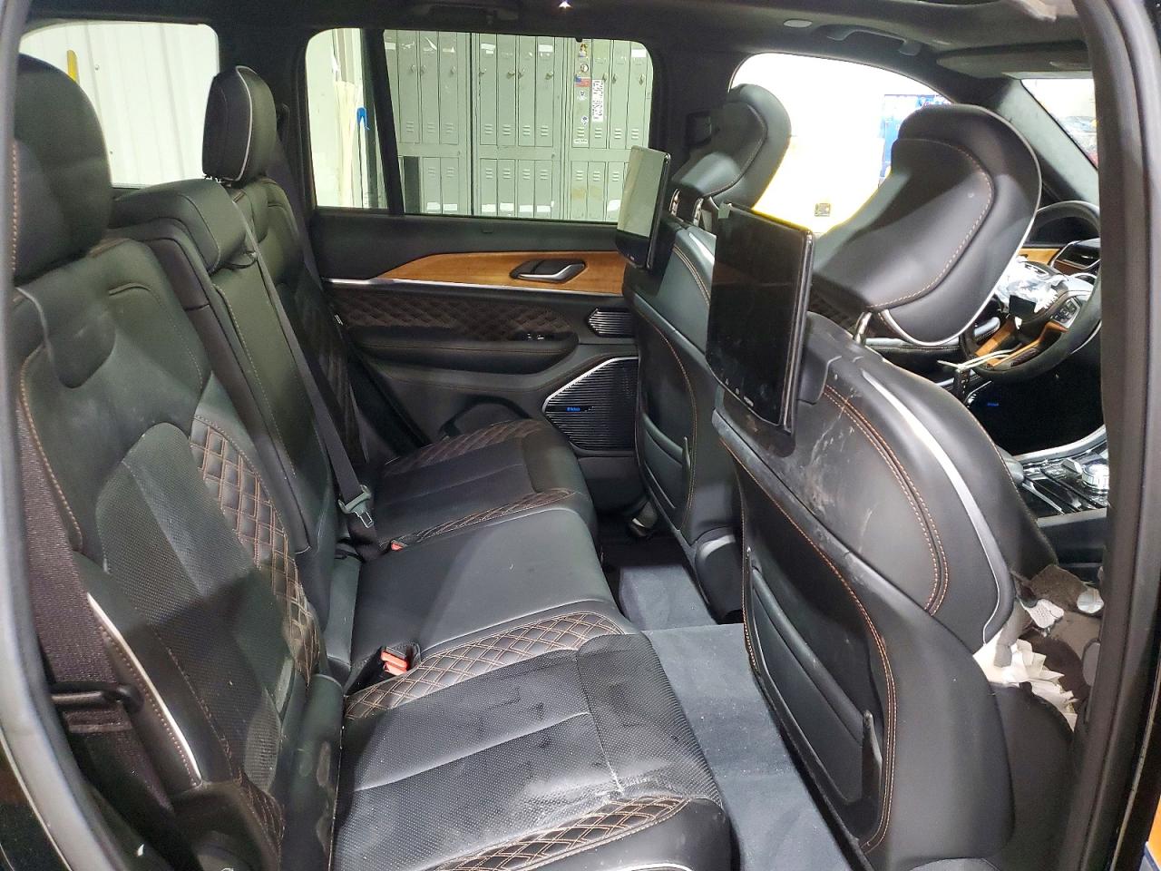 2023 JEEP GRAND CHEROKEE SUMMIT 4XE photo 11