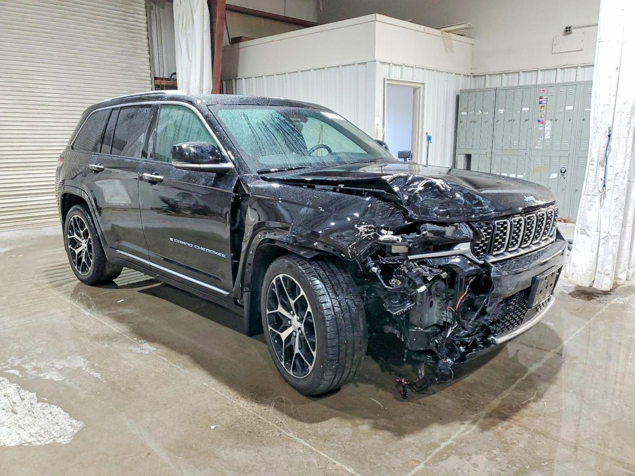 2023 JEEP GRAND CHEROKEE SUMMIT 4XE photo 4