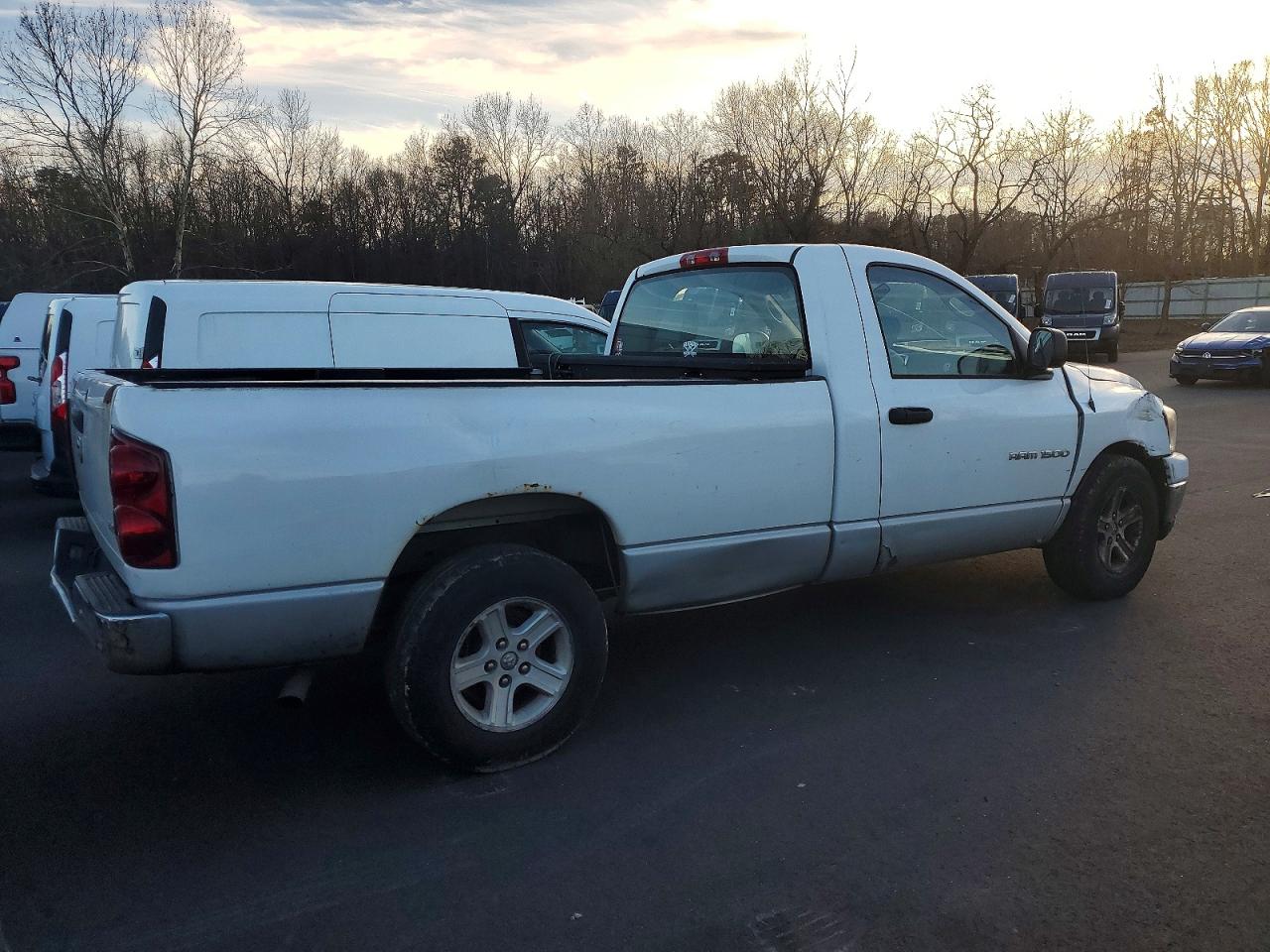 2007 DODGE RAM 1500 ST photo 3