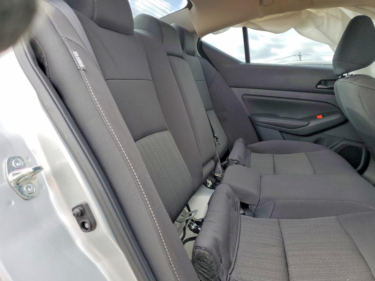 2025 NISSAN ALTIMA SV photo 10