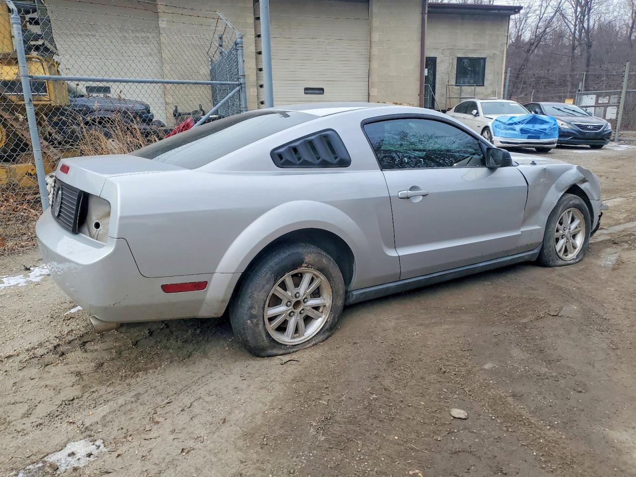 2007 FORD MUSTANG photo 3