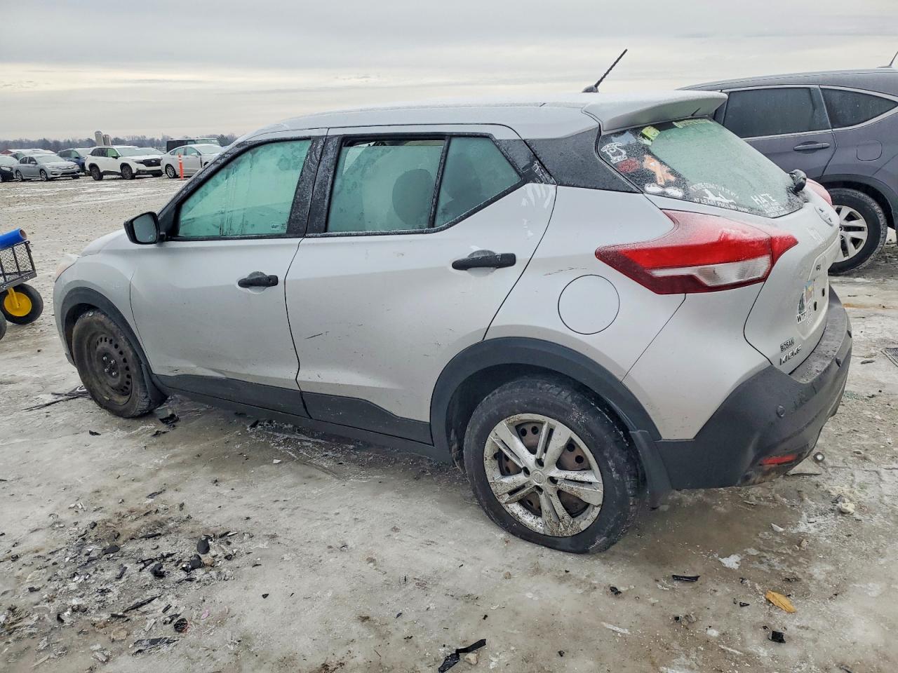 2020 NISSAN KICKS S photo 2