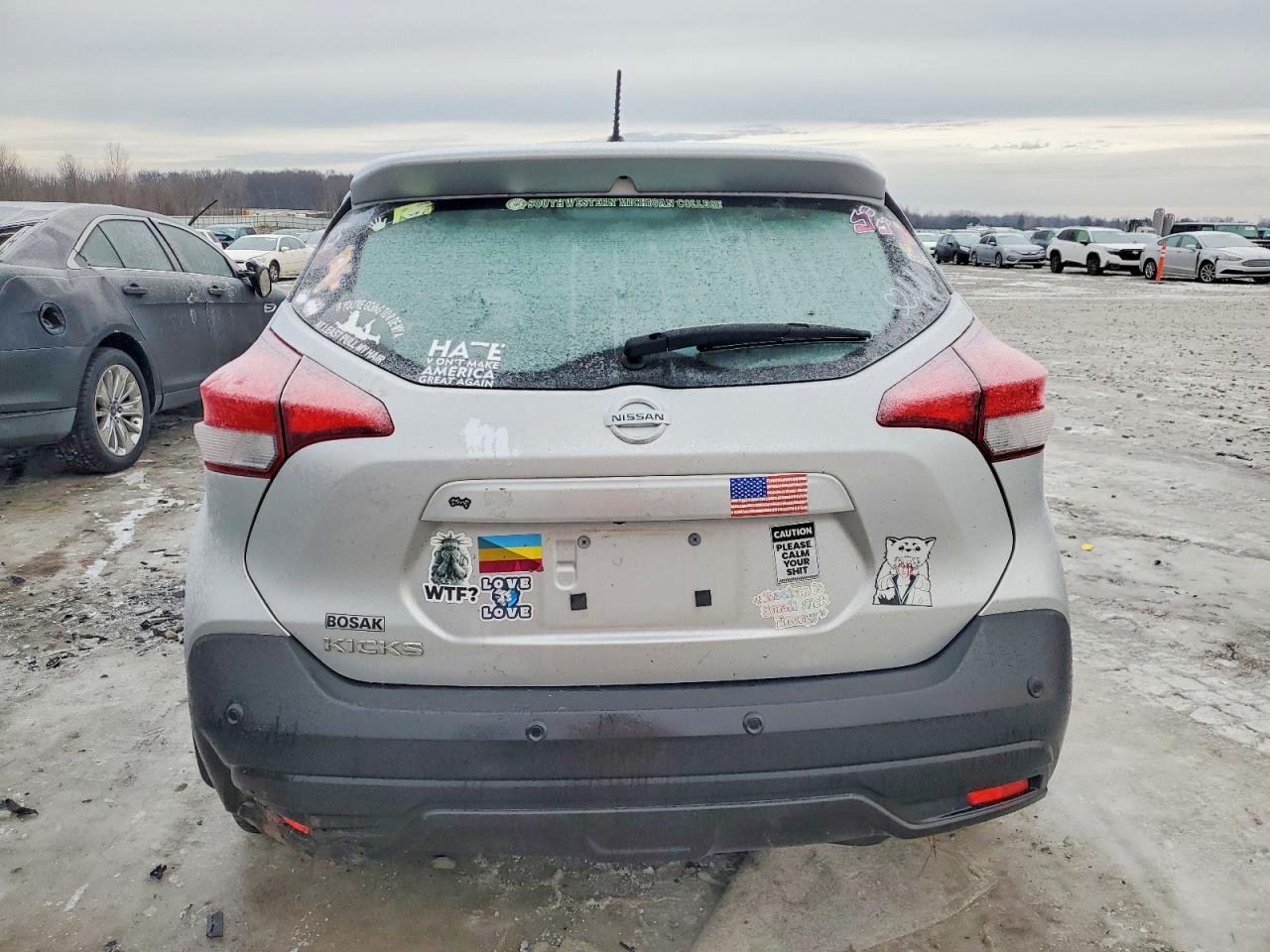 2020 NISSAN KICKS S photo 6