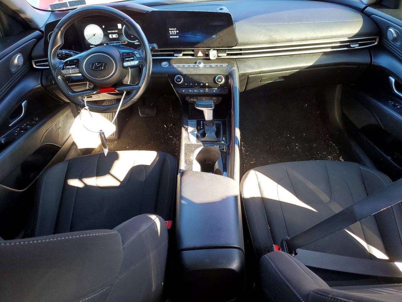 2023 HYUNDAI ELANTRA SEL photo 8