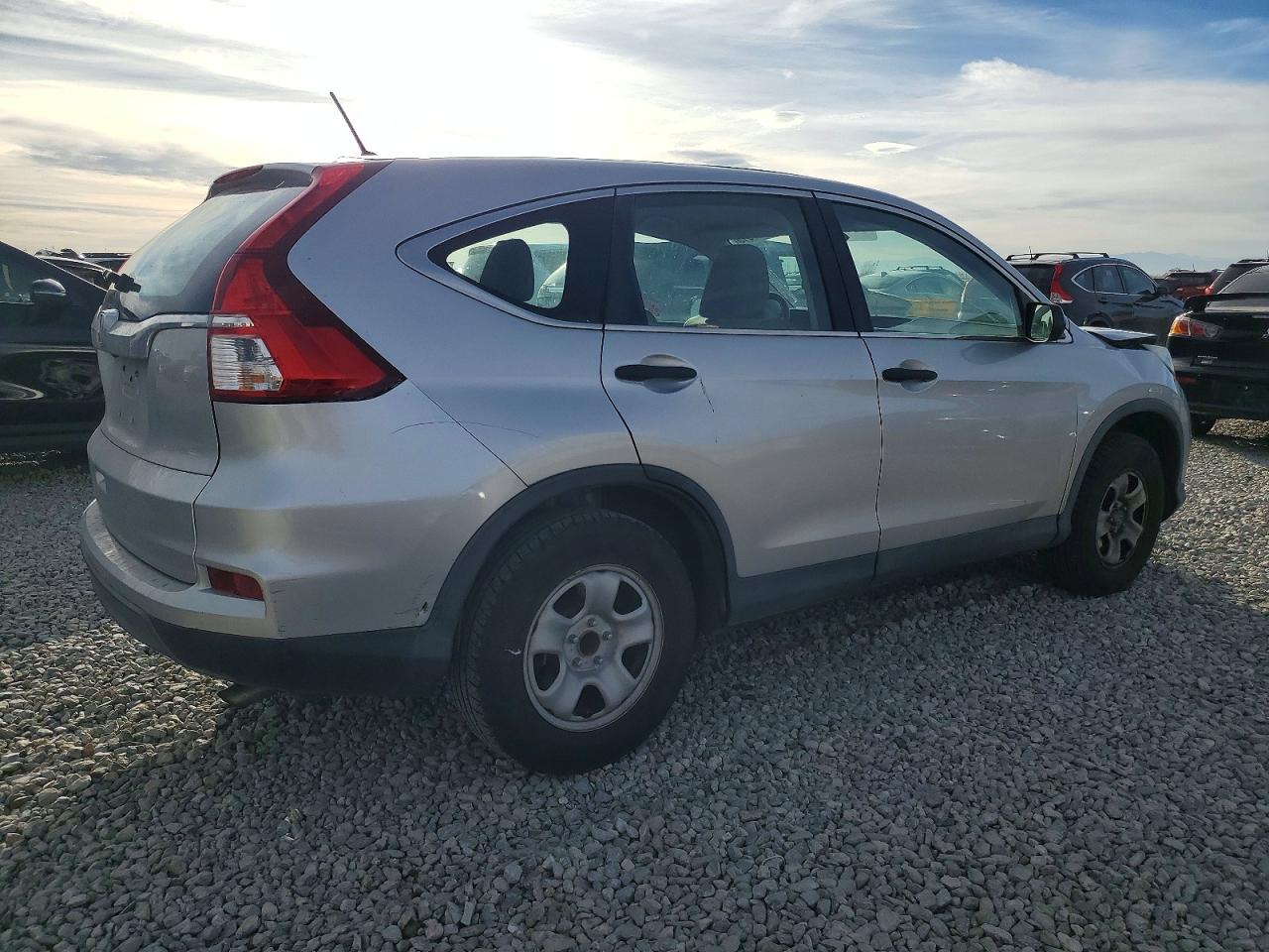 2016 HONDA CR-V LX photo 3