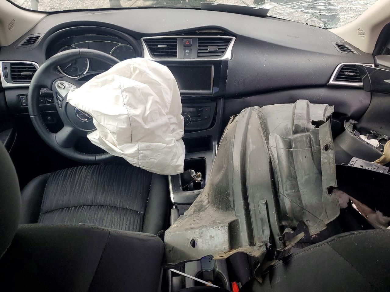 2019 NISSAN SENTRA S photo 8