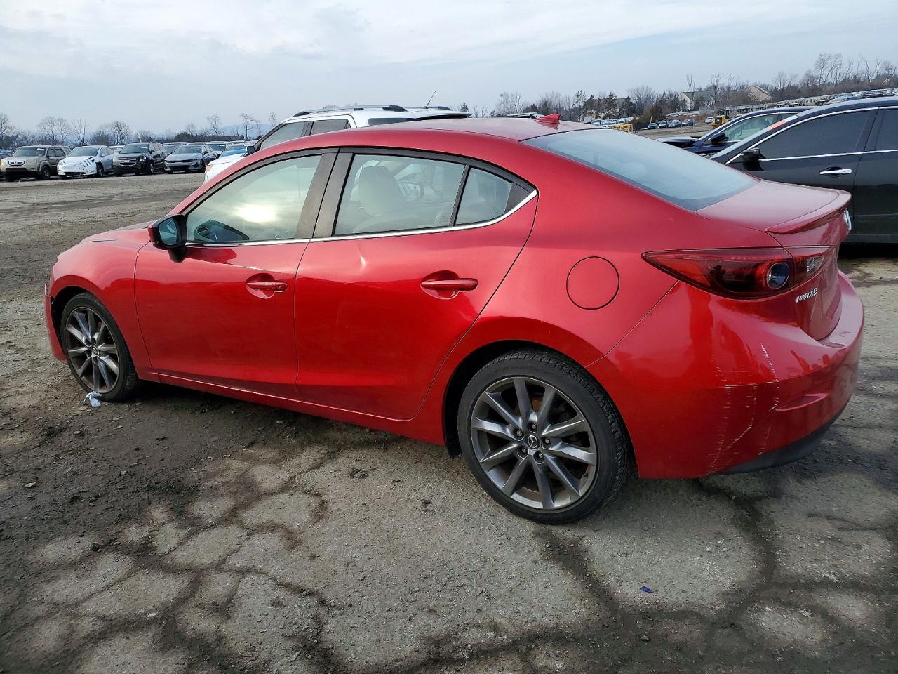 2018 MAZDA 3 GRAND TOURING photo 2