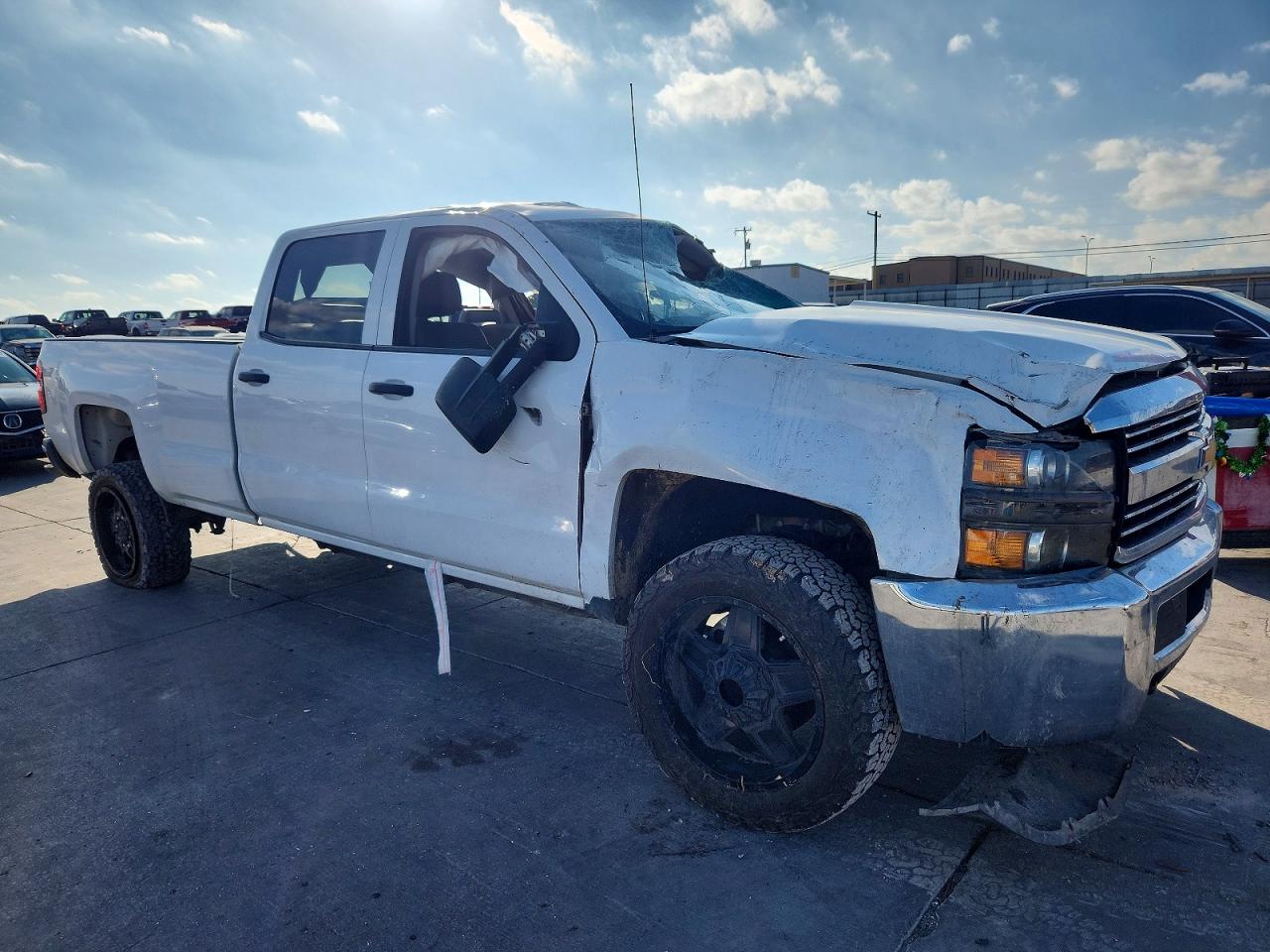 2015 CHEVROLET SILVERADO C2500 HEAVY DUTY photo 4