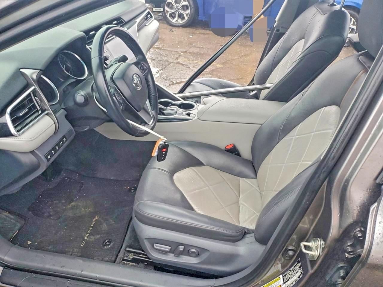 2018 TOYOTA CAMRY XSE photo 7