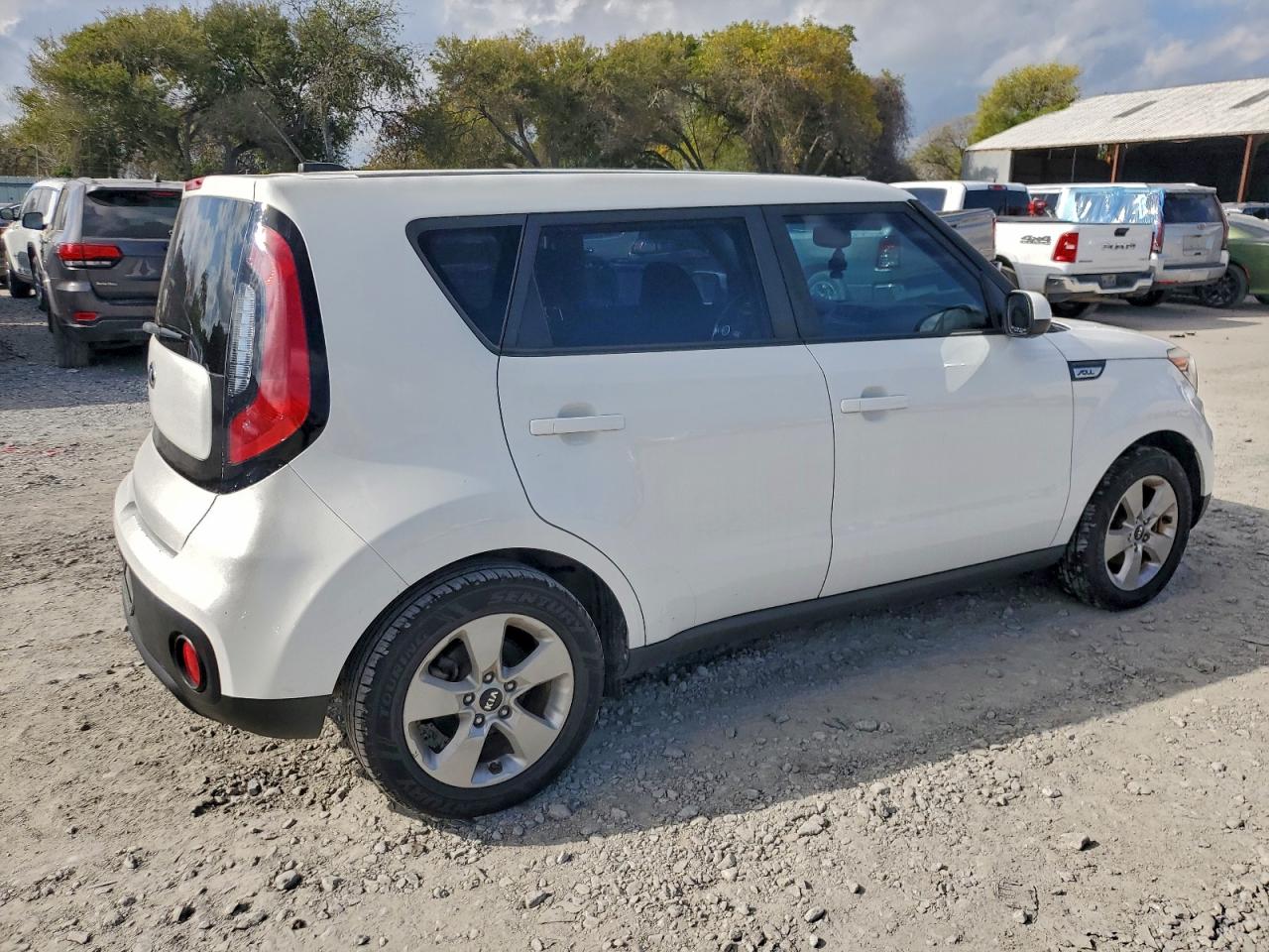 2017 KIA SOUL photo 3