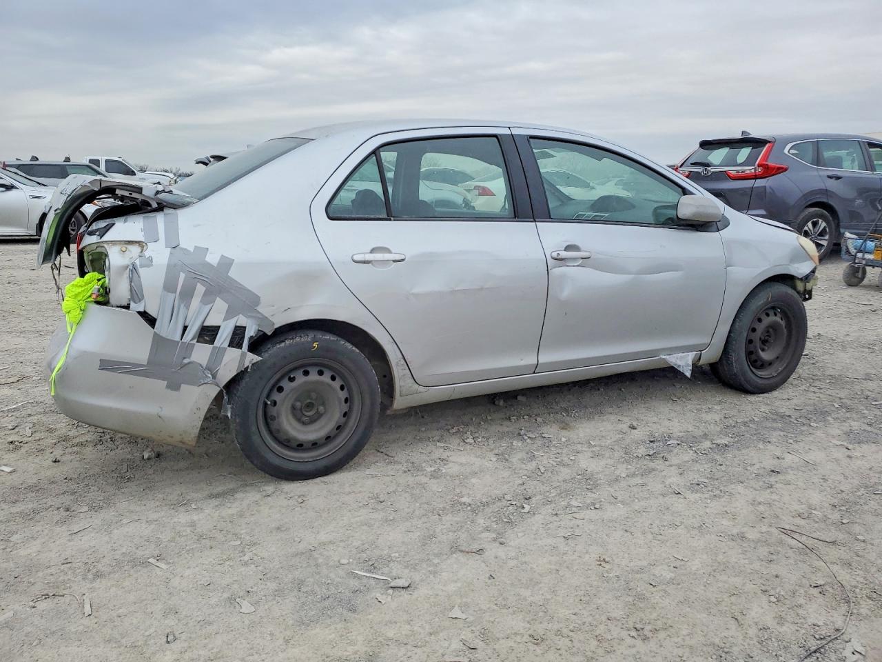 2007 TOYOTA YARIS photo 3