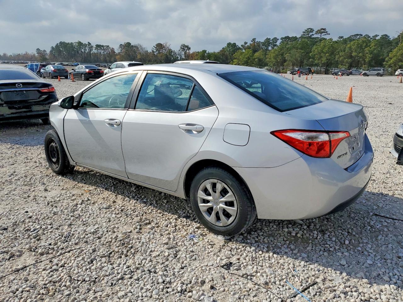 2014 TOYOTA COROLLA L photo 2