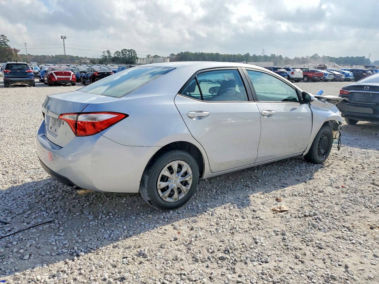 2014 TOYOTA COROLLA L photo 3