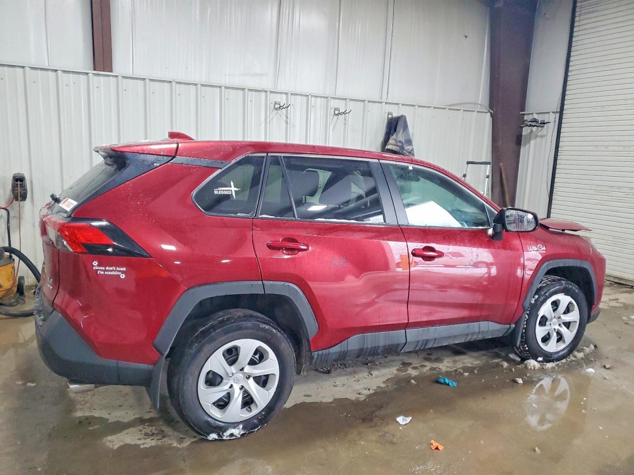 2024 TOYOTA RAV4 LE photo 3