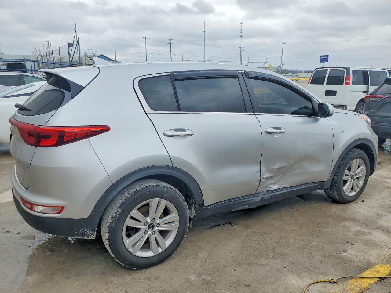2018 KIA SPORTAGE LX photo 3
