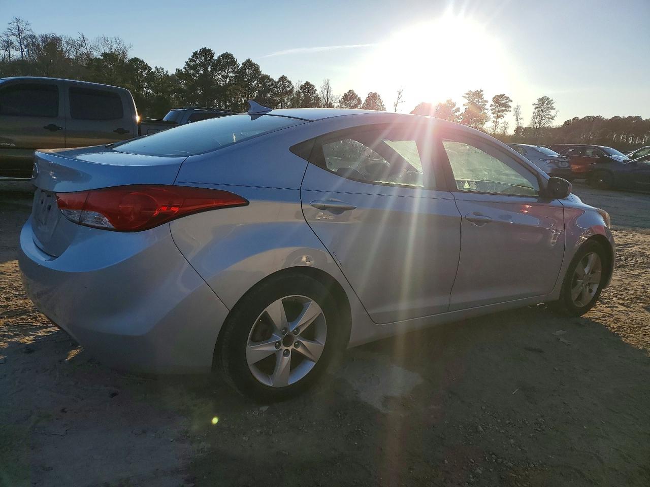 2012 HYUNDAI ELANTRA GLS photo 3
