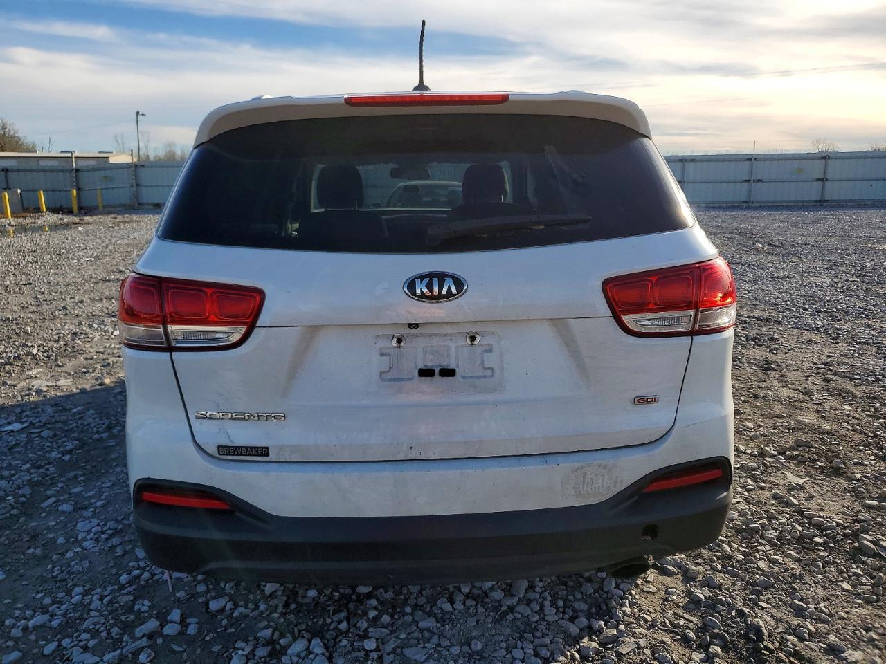 2017 KIA SORENTO LX photo 6