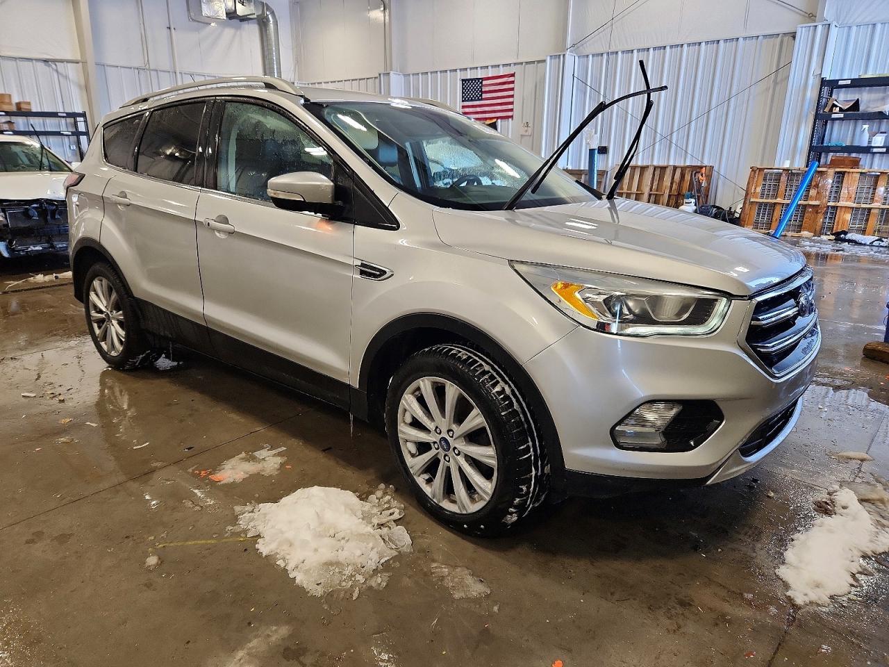 2017 FORD ESCAPE TITANIUM photo 4