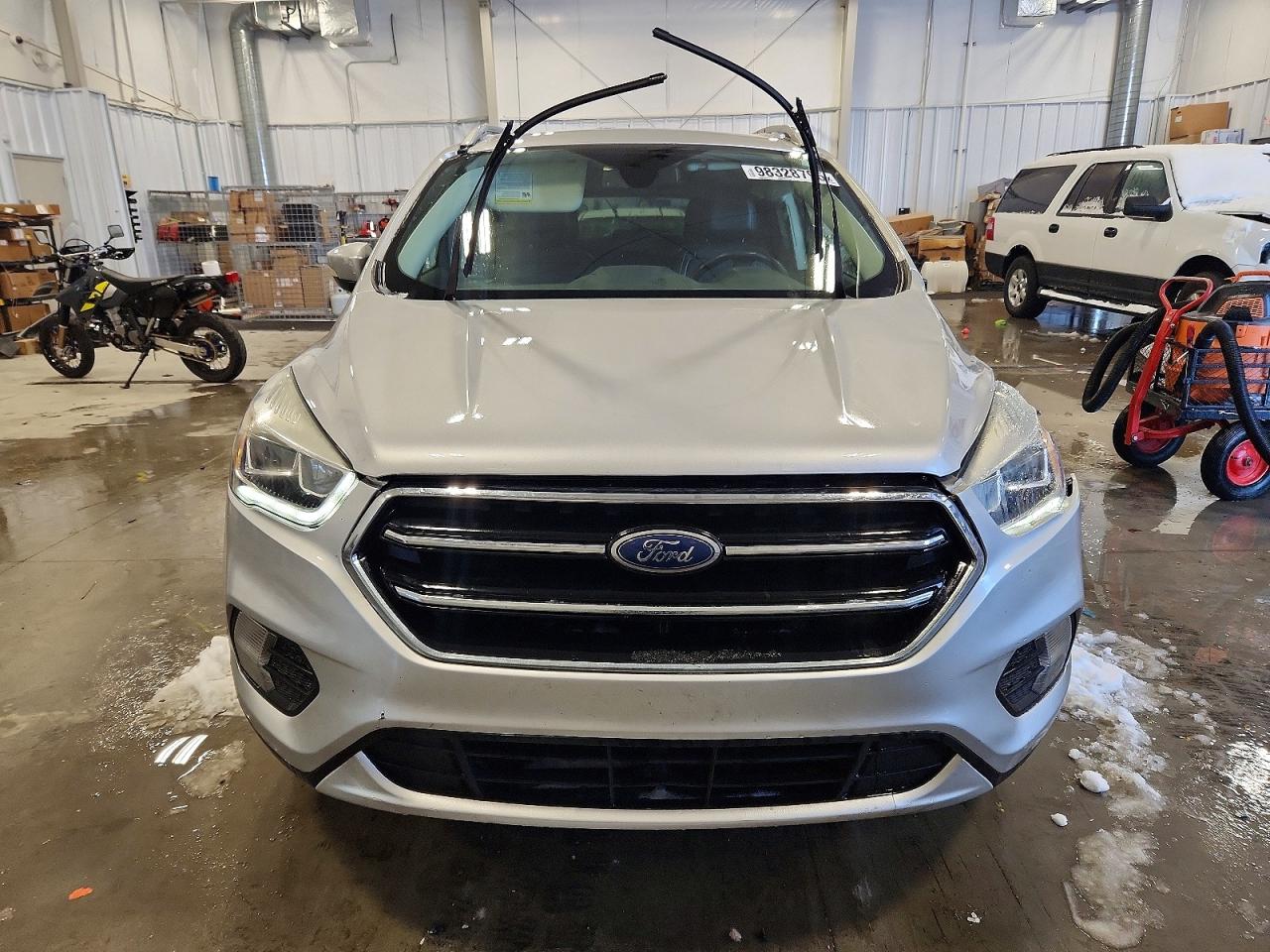2017 FORD ESCAPE TITANIUM photo 5