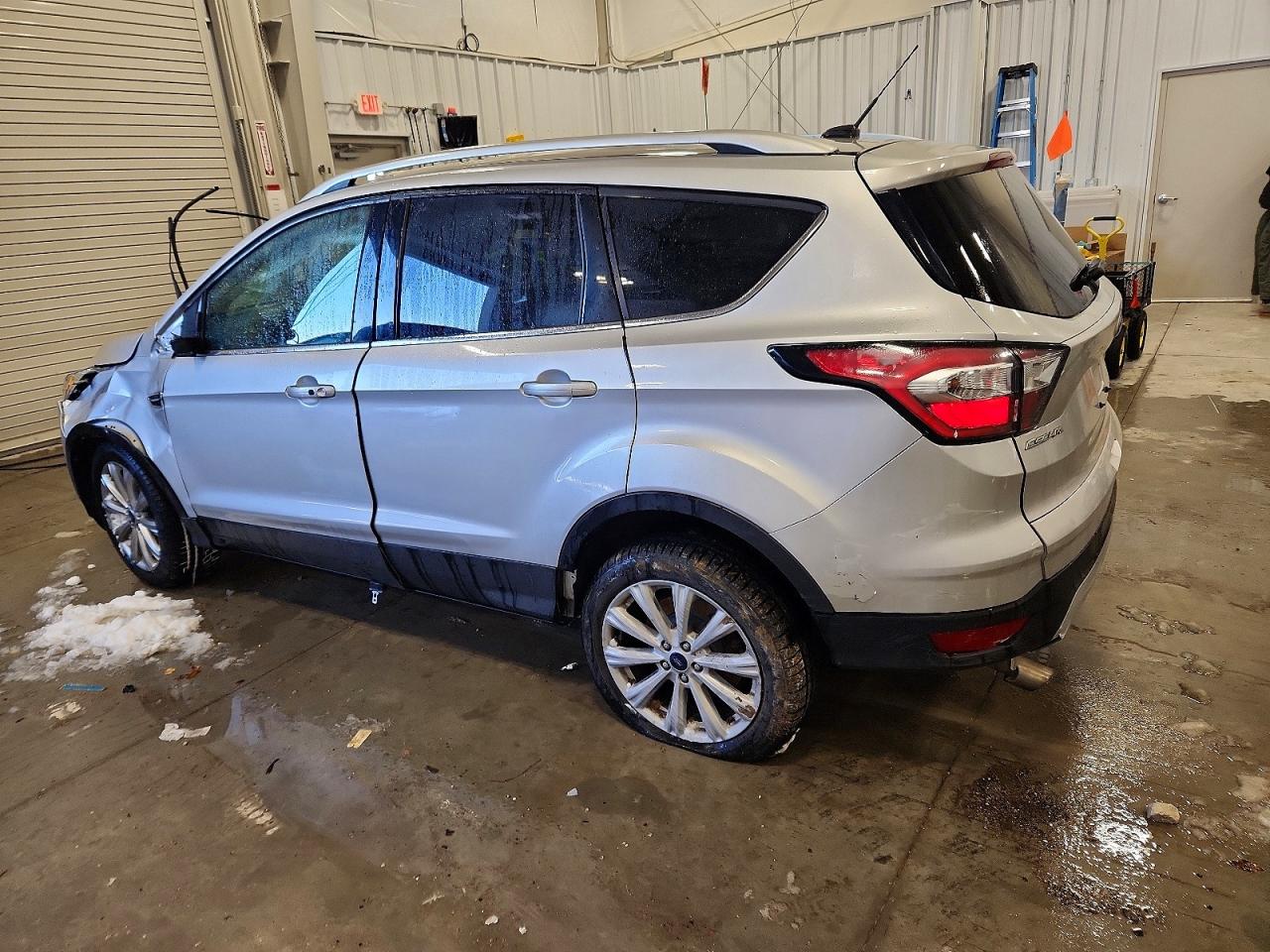 2017 FORD ESCAPE TITANIUM photo 2