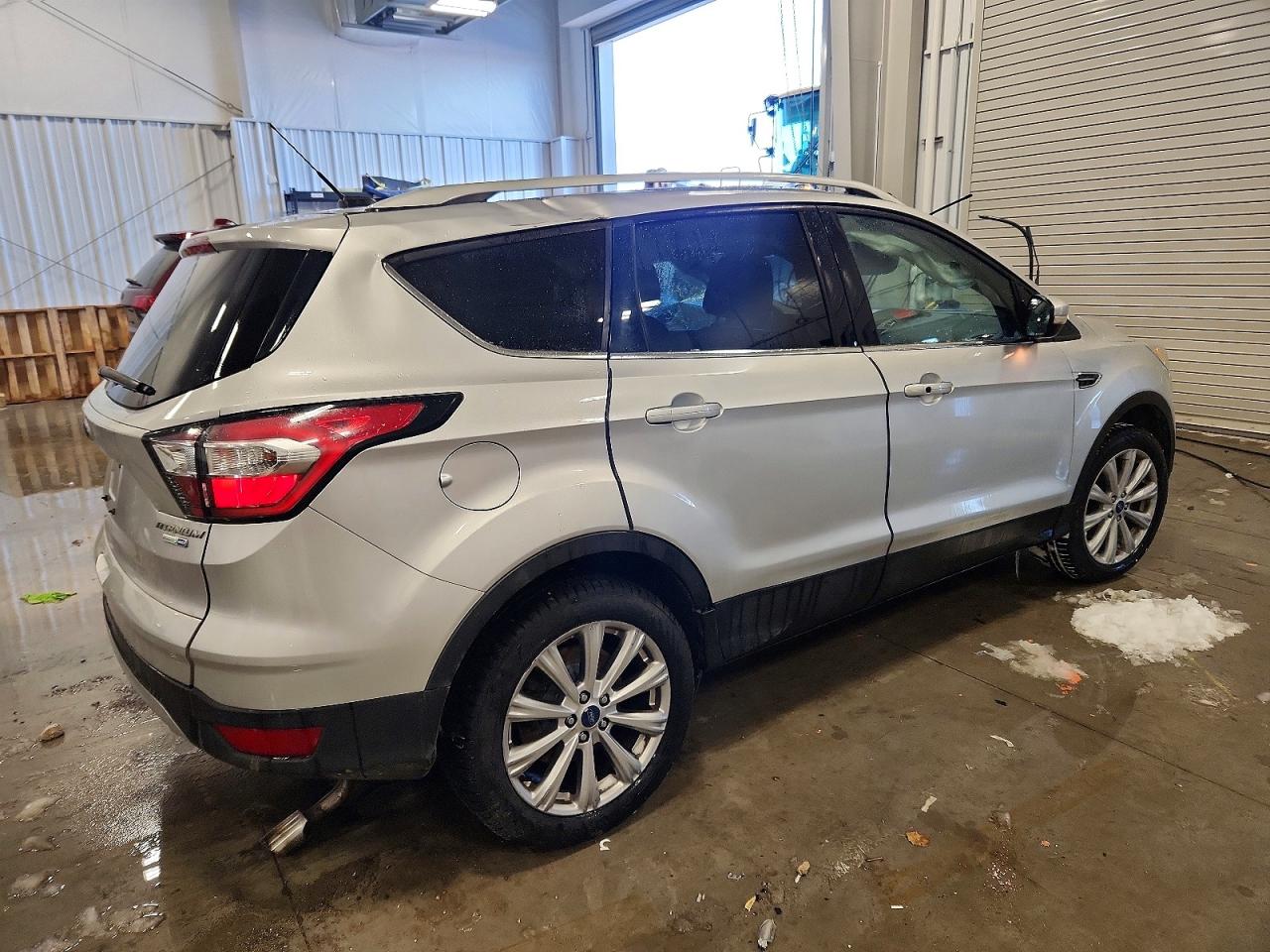 2017 FORD ESCAPE TITANIUM photo 3