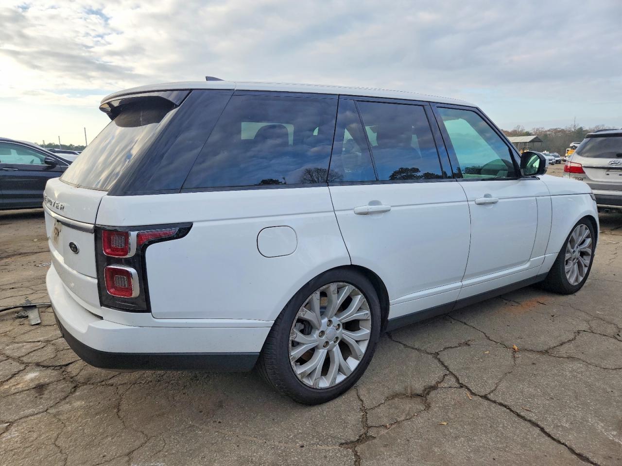 2020 LAND ROVER RANGE ROVER HSE photo 3