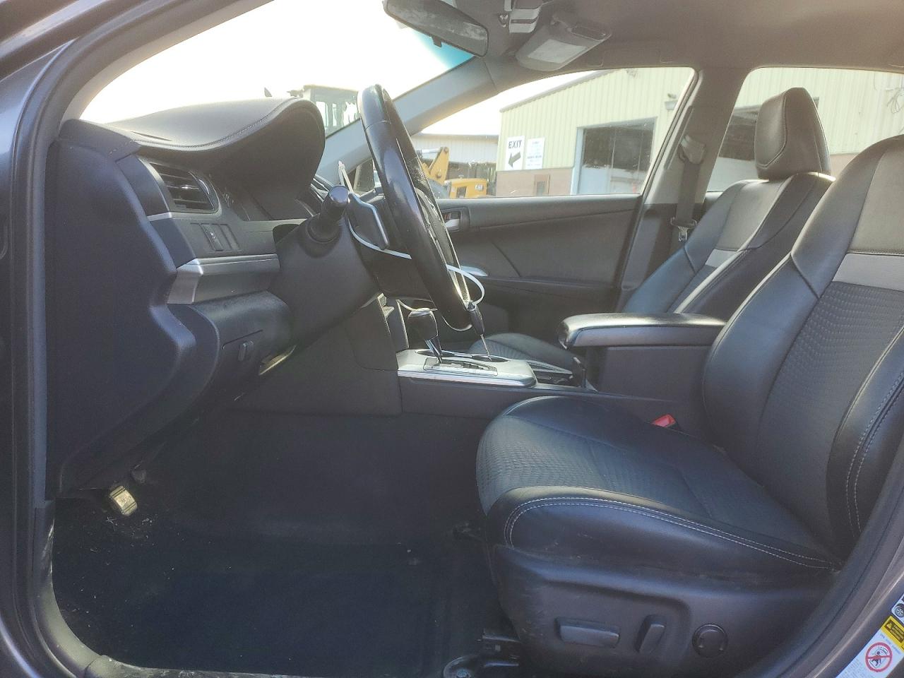 2014 TOYOTA CAMRY L photo 7