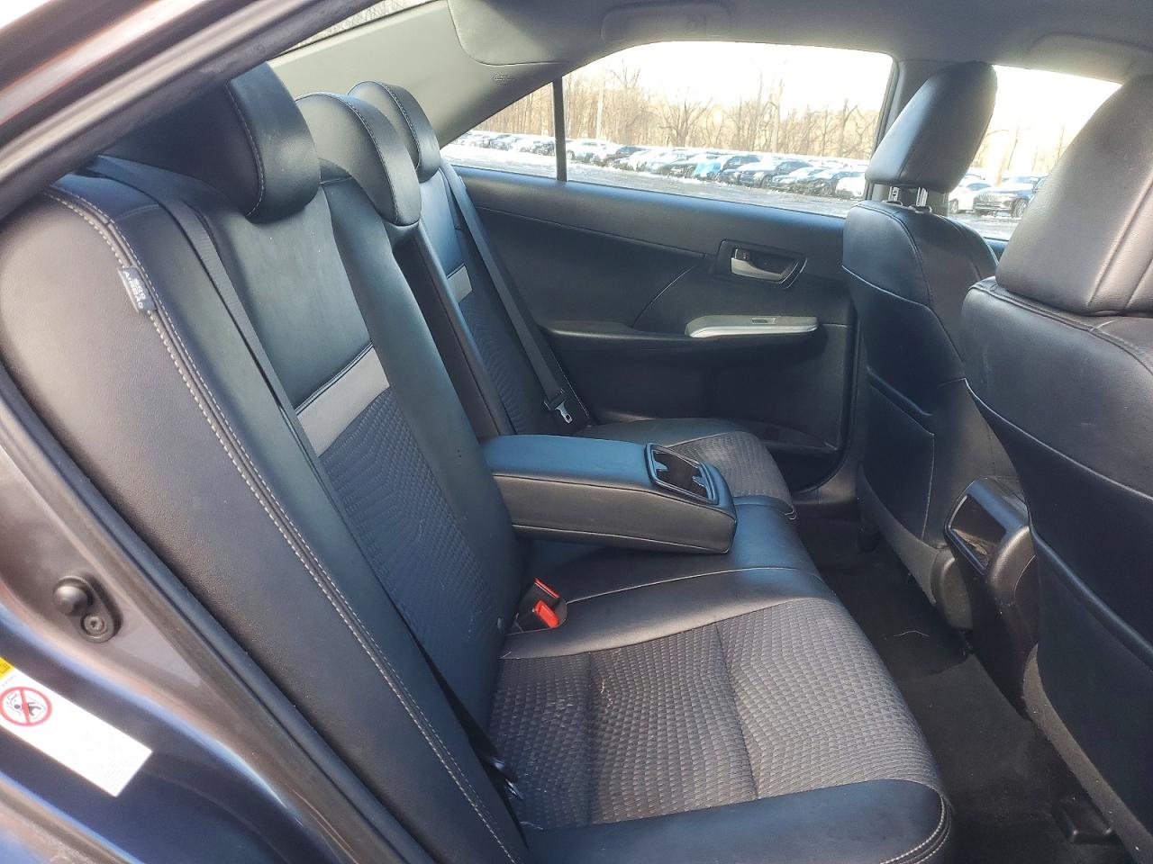 2014 TOYOTA CAMRY L photo 10