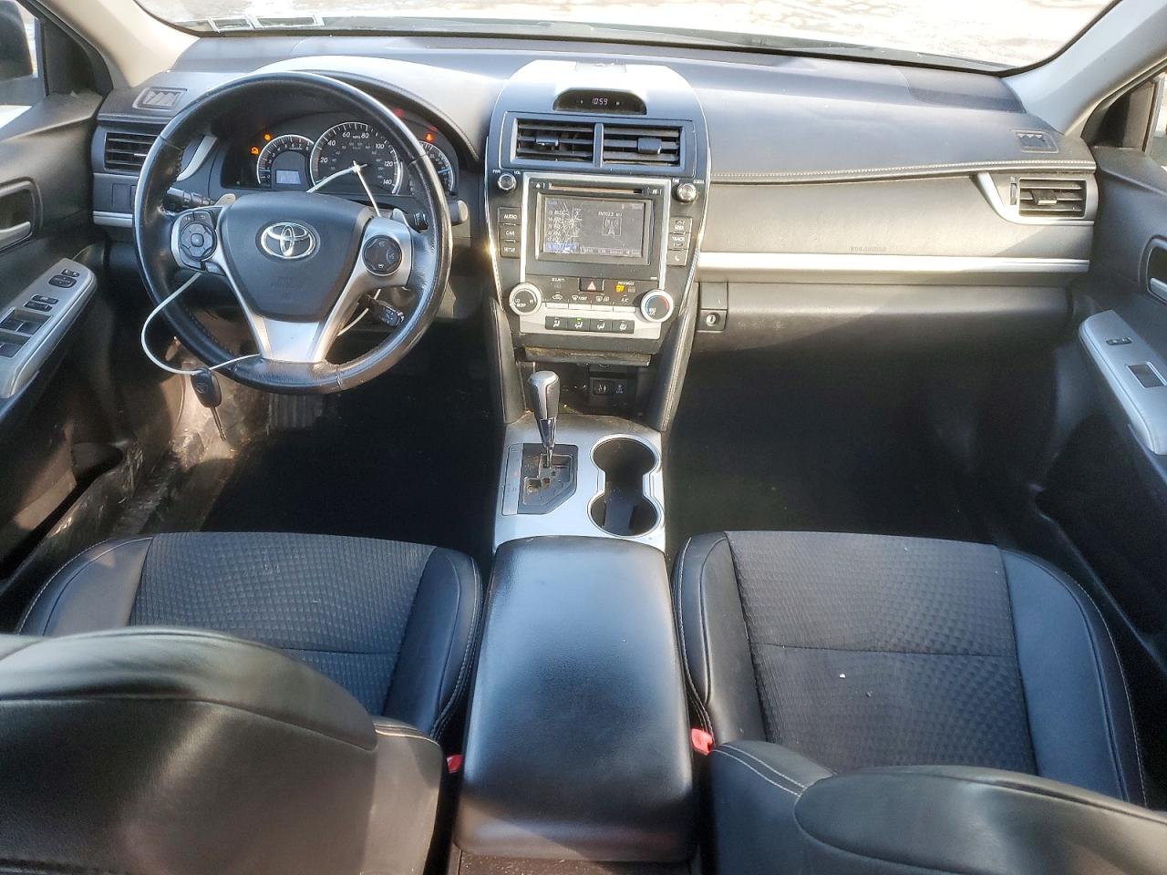 2014 TOYOTA CAMRY L photo 8