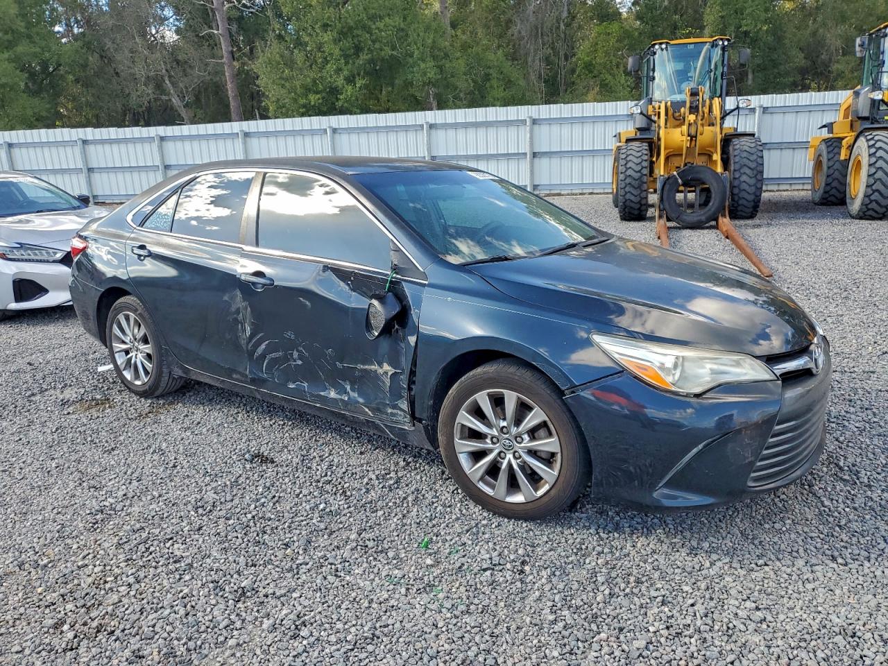 2016 TOYOTA CAMRY LE photo 4