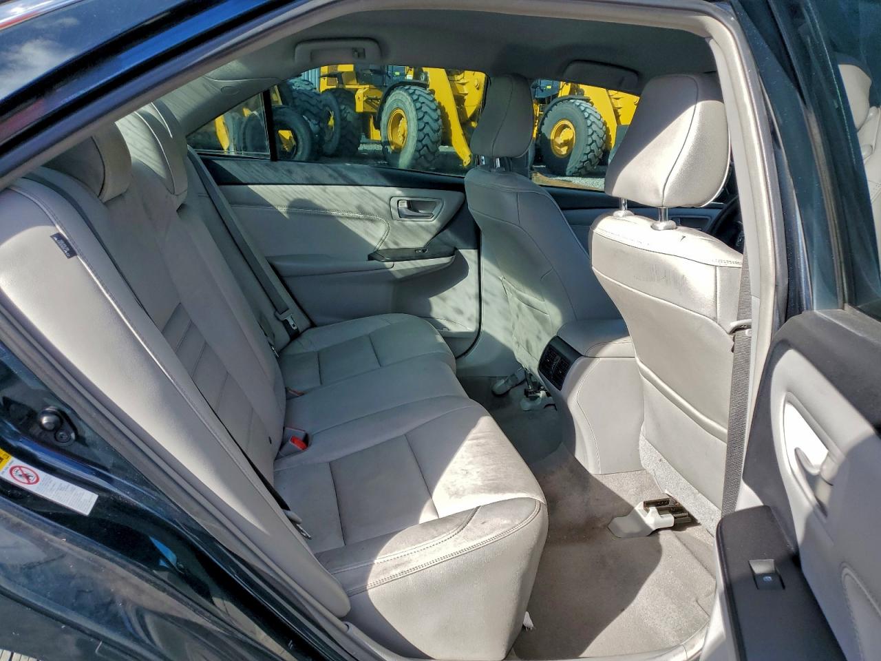 2016 TOYOTA CAMRY LE photo 10