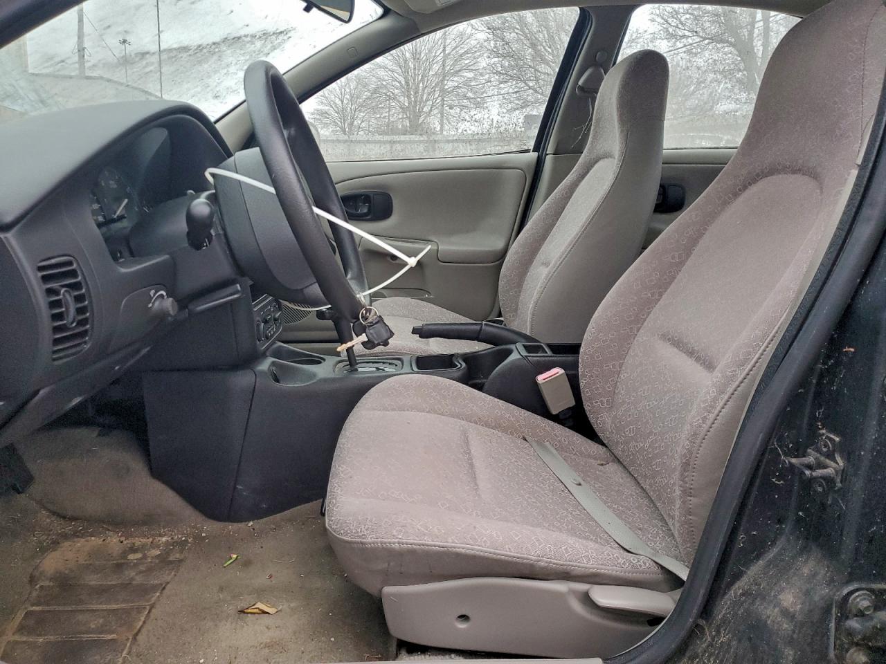 2002 SATURN SL1 photo 7