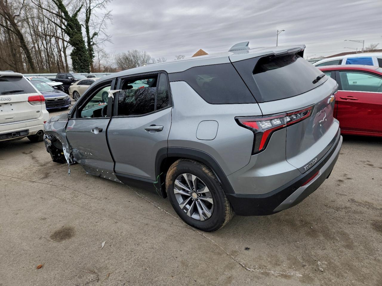 2026 CHEVROLET EQUINOX LT photo 2