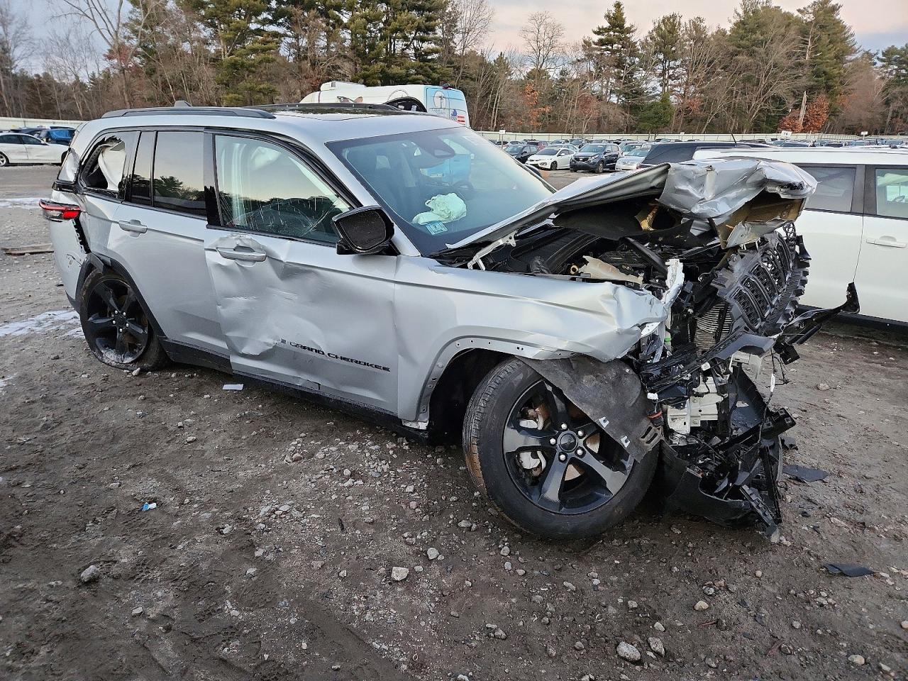 2023 JEEP GRAND CHEROKEE LIMITED photo 4