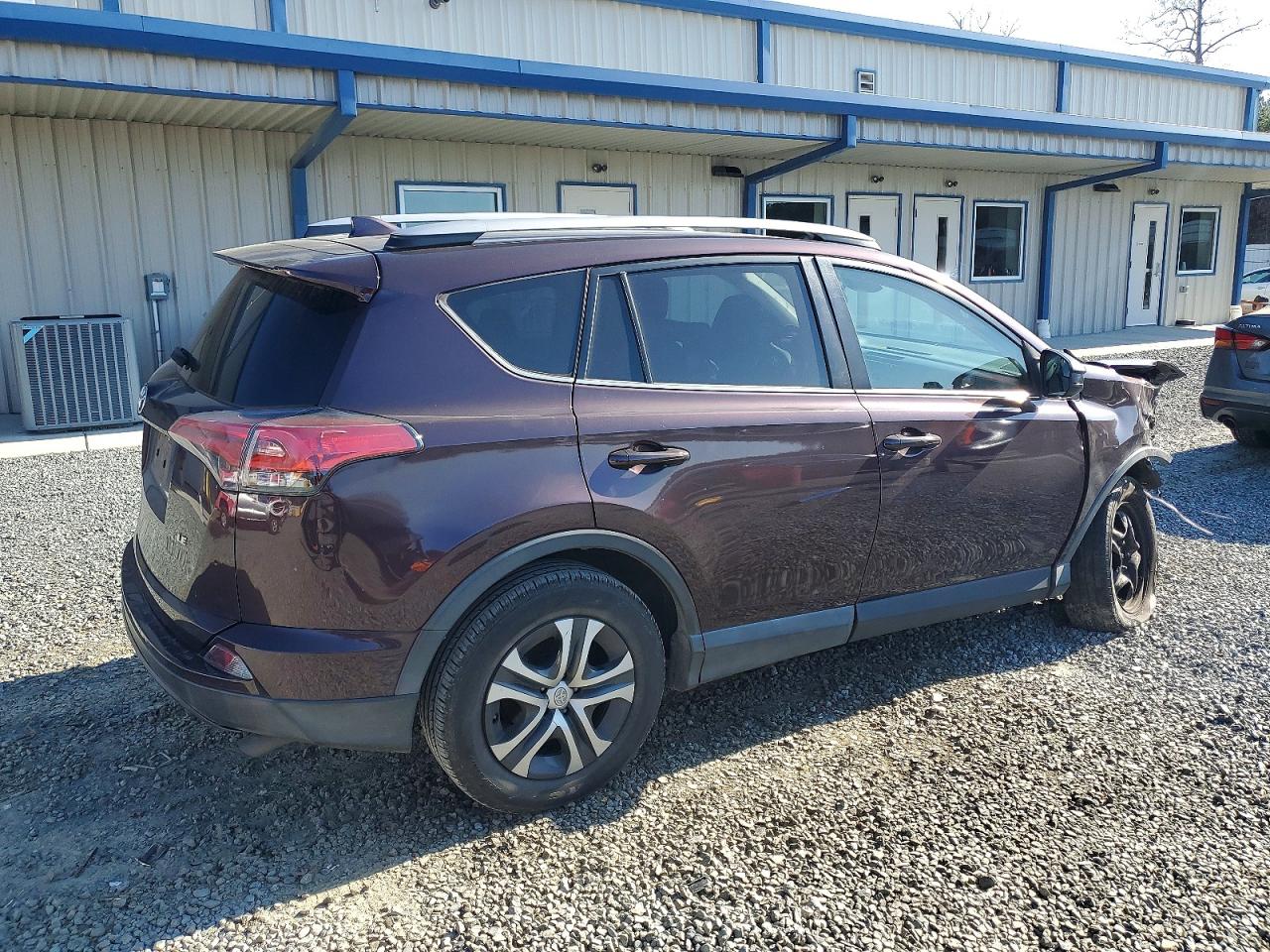 2018 TOYOTA RAV4 LE photo 3