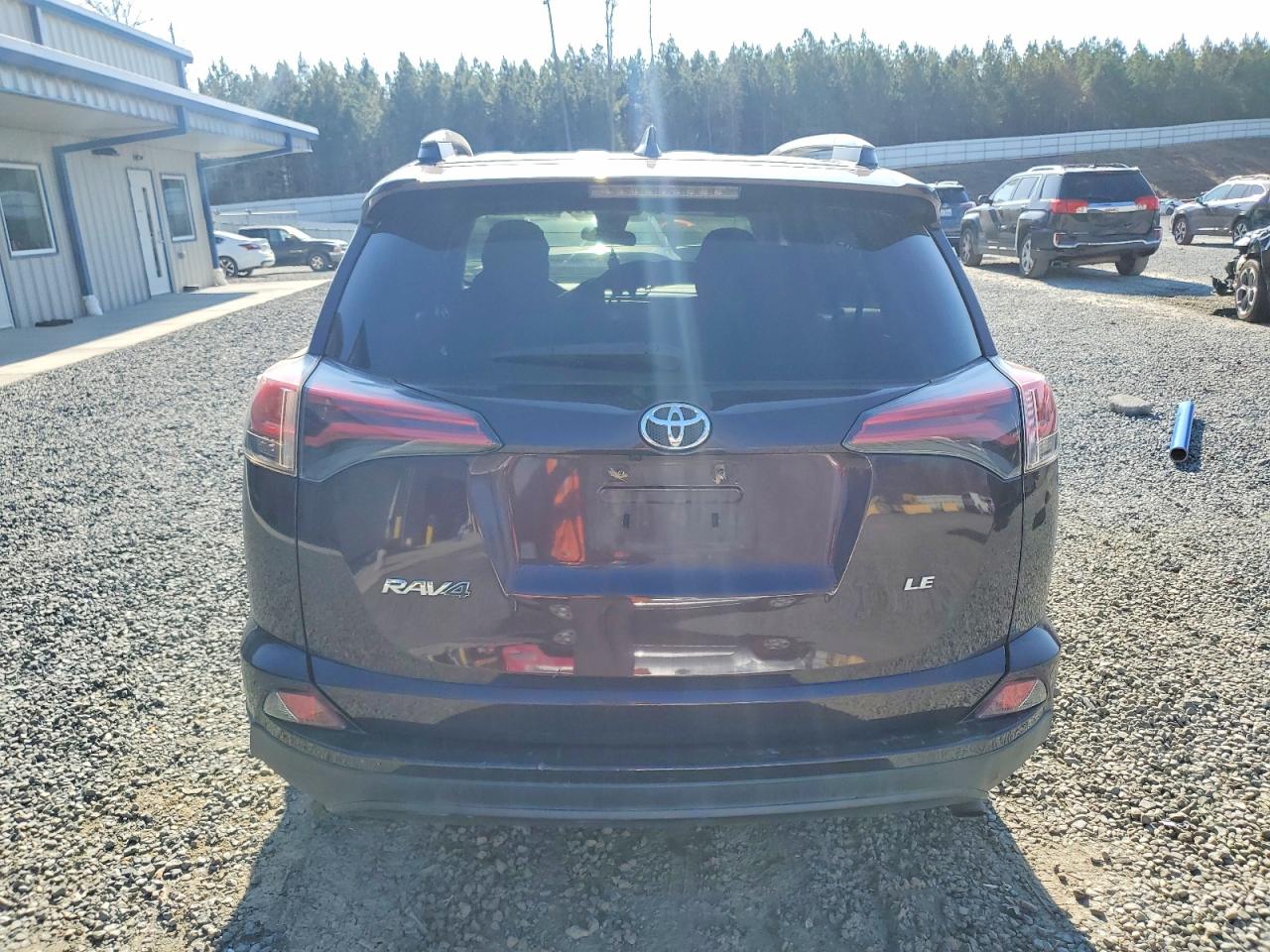 2018 TOYOTA RAV4 LE photo 6