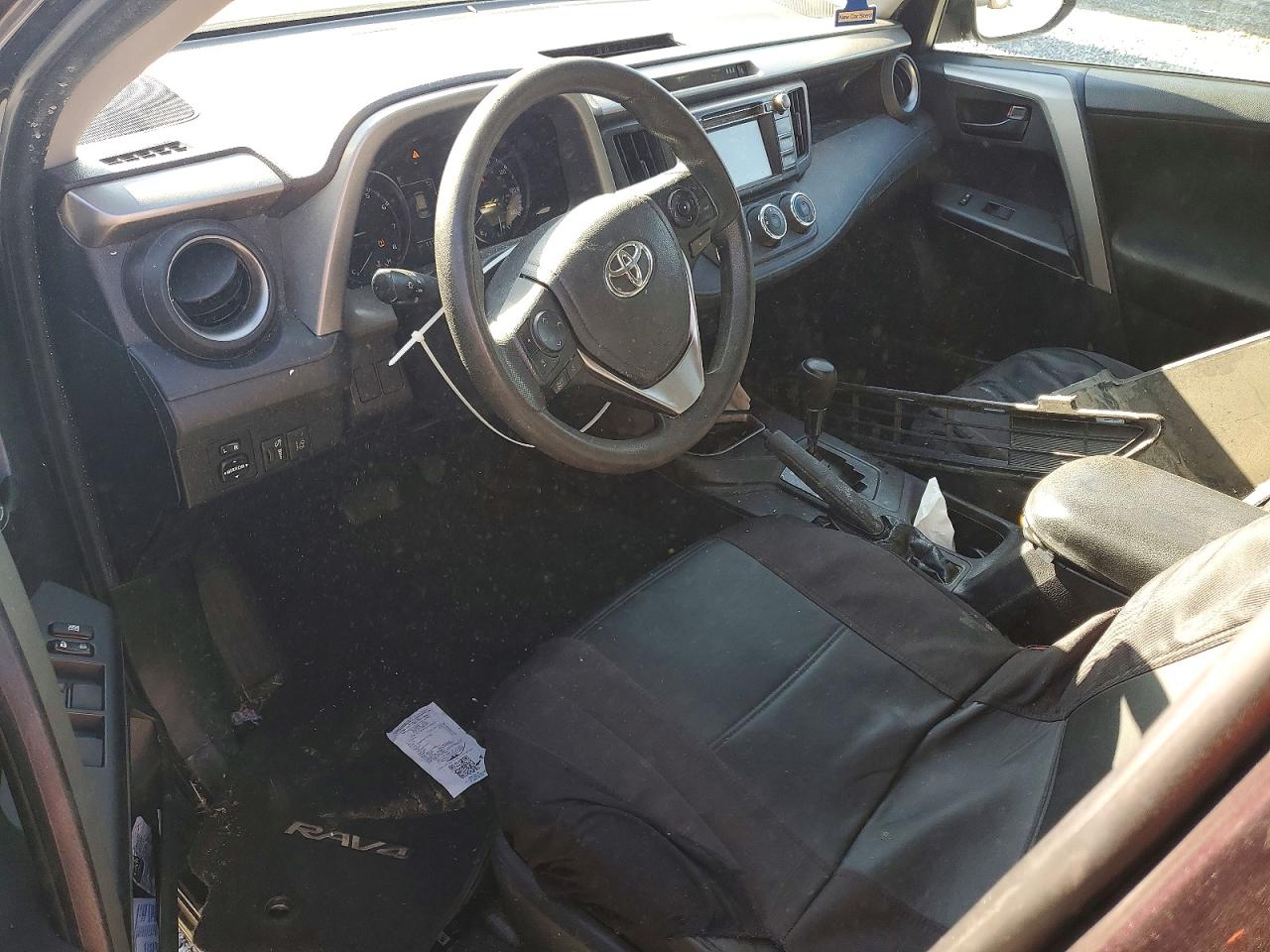 2018 TOYOTA RAV4 LE photo 8