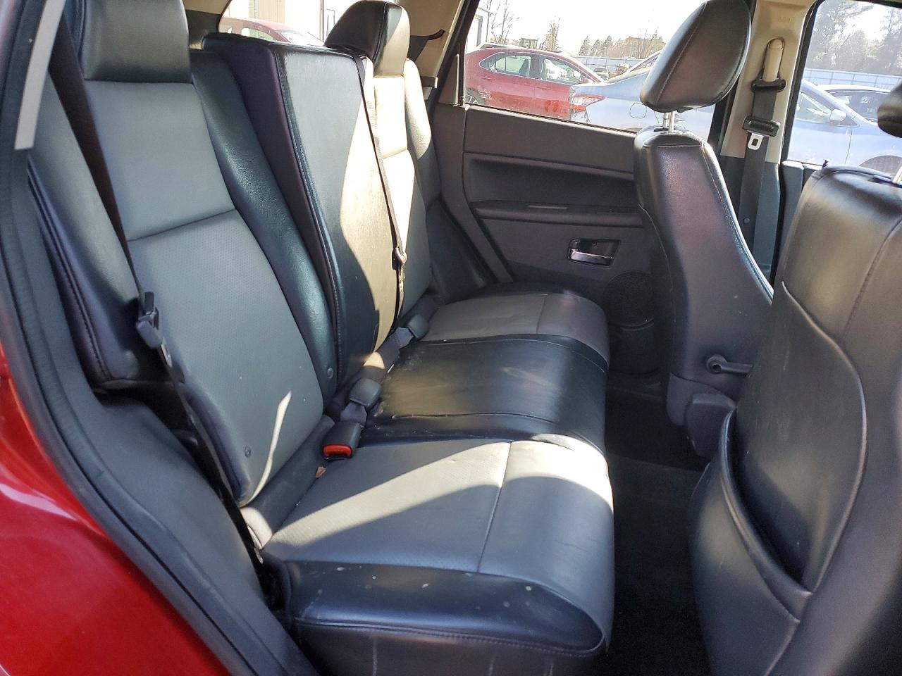 2010 JEEP GRAND CHEROKEE LAREDO photo 11